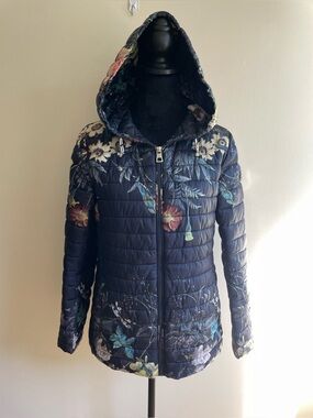 Point Zero Ultralight Floral Packable Hooded Jacket M Travel Neck Pillow